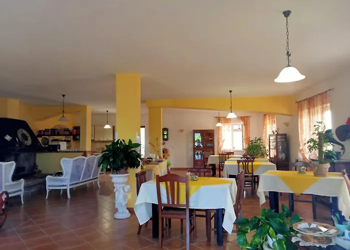 לינה וארוחת בוקר Casale 920 אגרופולי