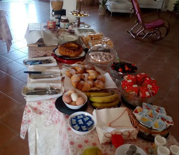 לינה וארוחת בוקר Casale 920 4*